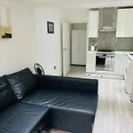 2 Bedroom Flat With Garden