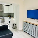 2 Bedroom Flat With Garden