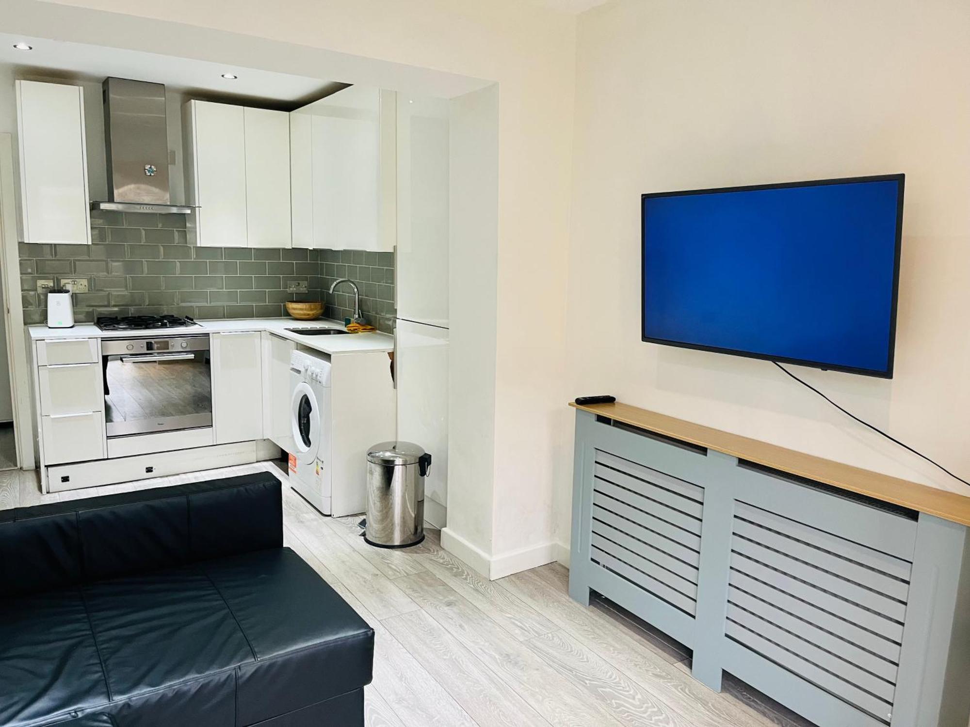 2 Bedroom Flat With Garden